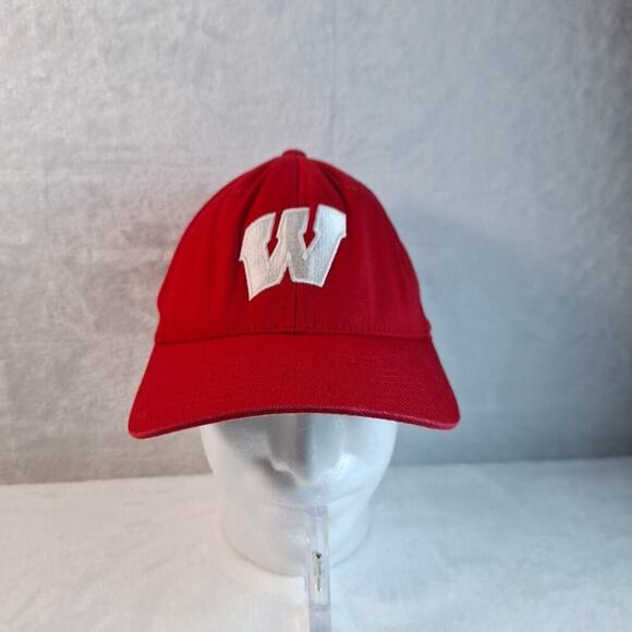 Wisconsin Badgers Red Hat - Embroidered White W Size Large/XL NCAA Big 10 - Picture 1 of 9
